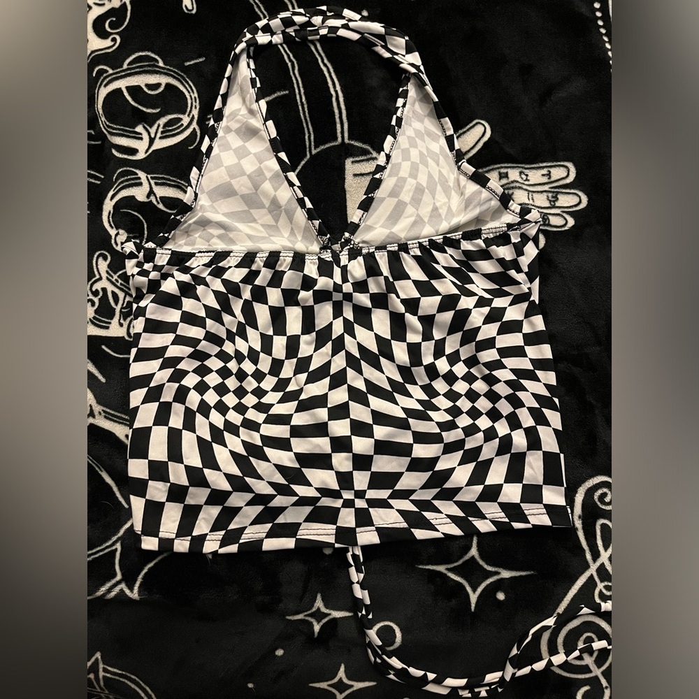 Distorted Checker pattern halter top - Picture 2 of 3